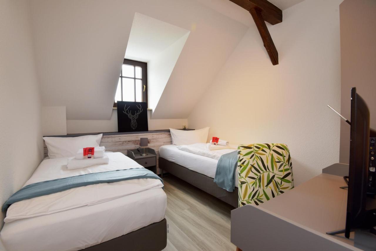 Landhotel Der Distelhof Mit Scheunencafe Dillstadt Room photo