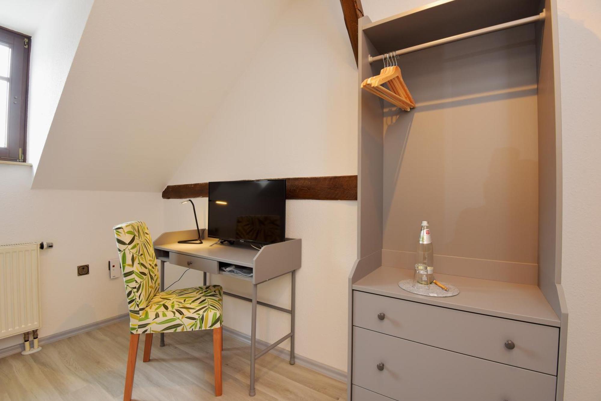 Landhotel Der Distelhof Mit Scheunencafe Dillstadt Room photo